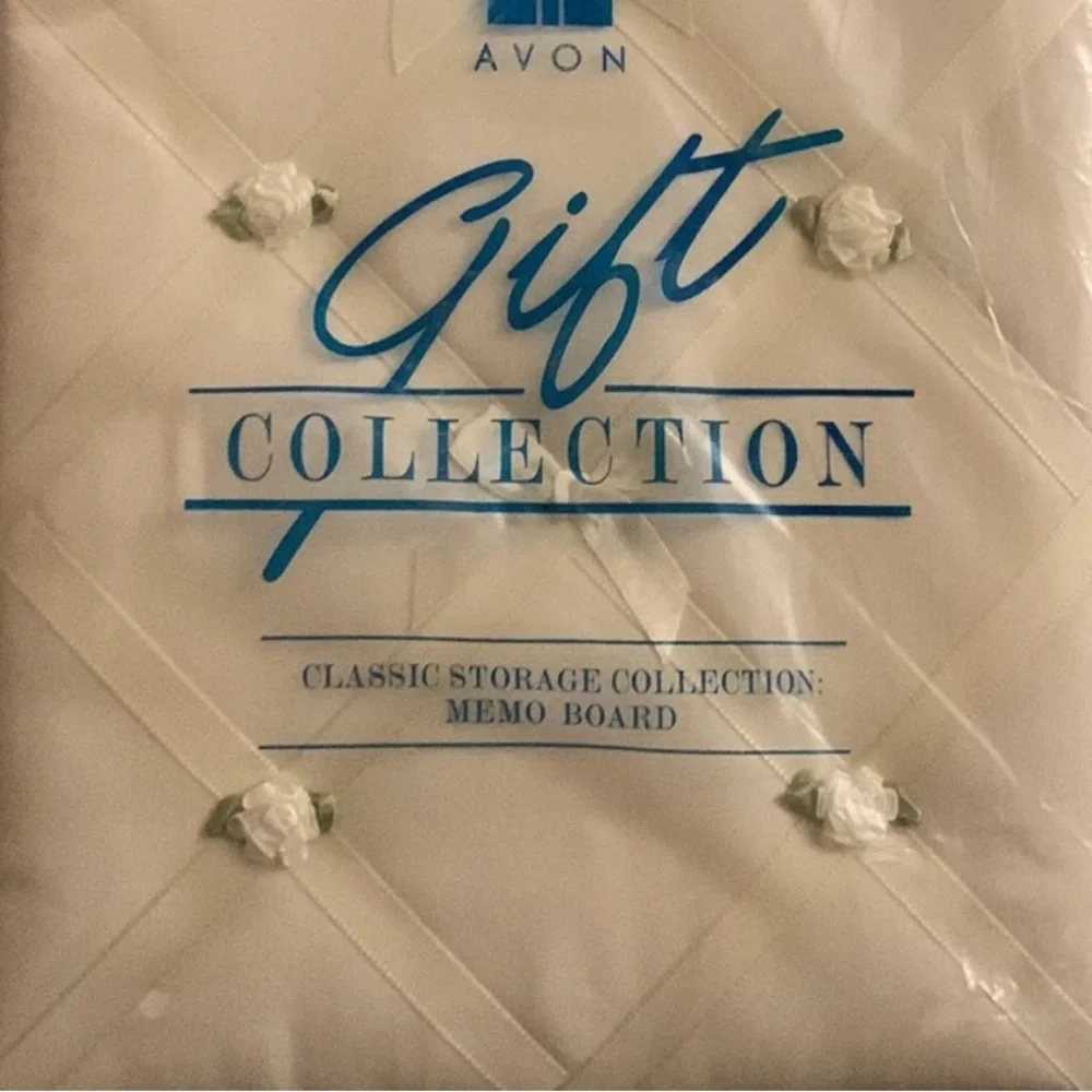 AVON Vintage Collection Memo Board